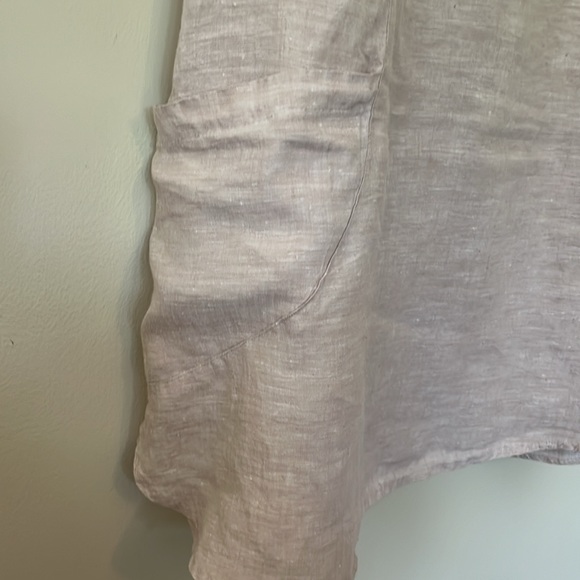 Linen sleeveless blouse - Picture 2 of 6